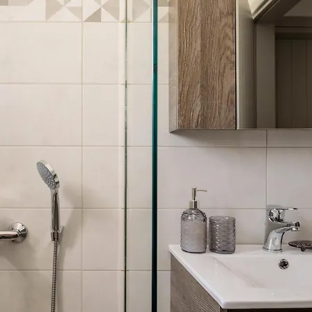 Apartment Messaria *